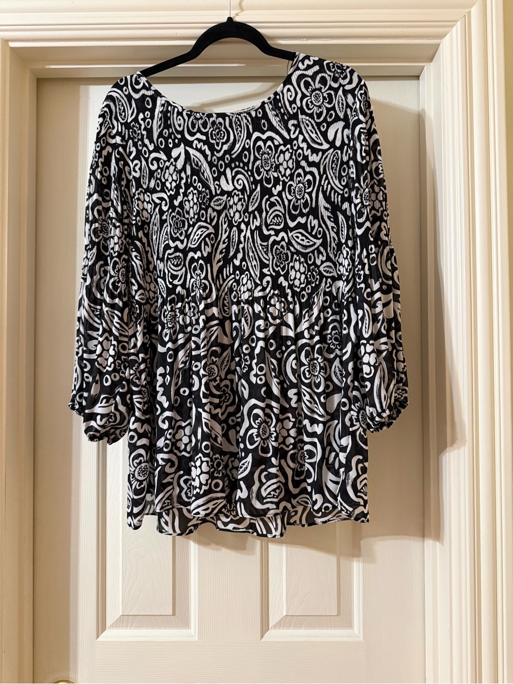 Floral & Ivy Plus Size Black and White Tunic